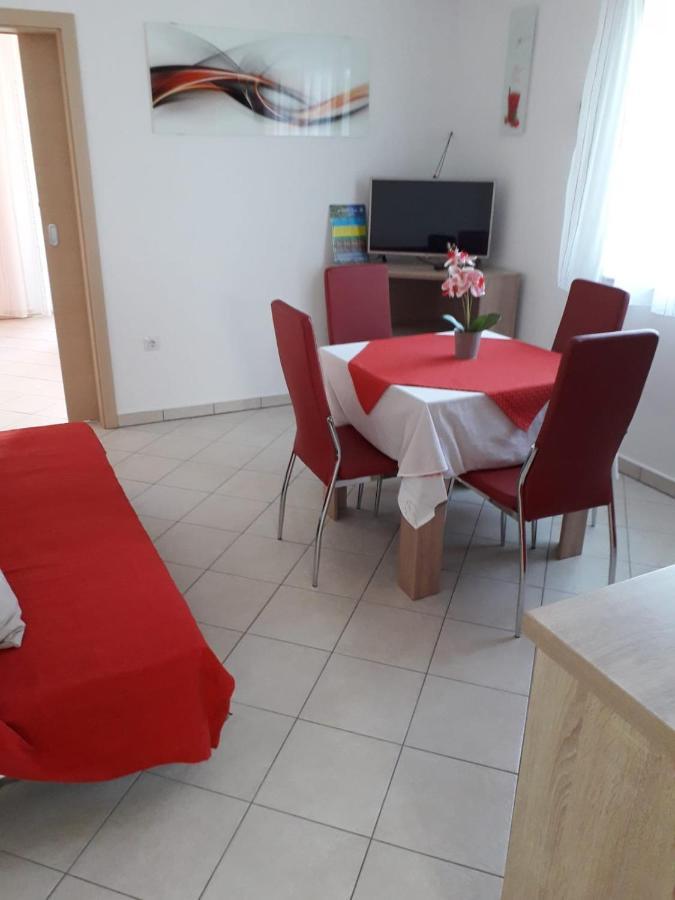 Apartments Sandra Palit Kültér fotó