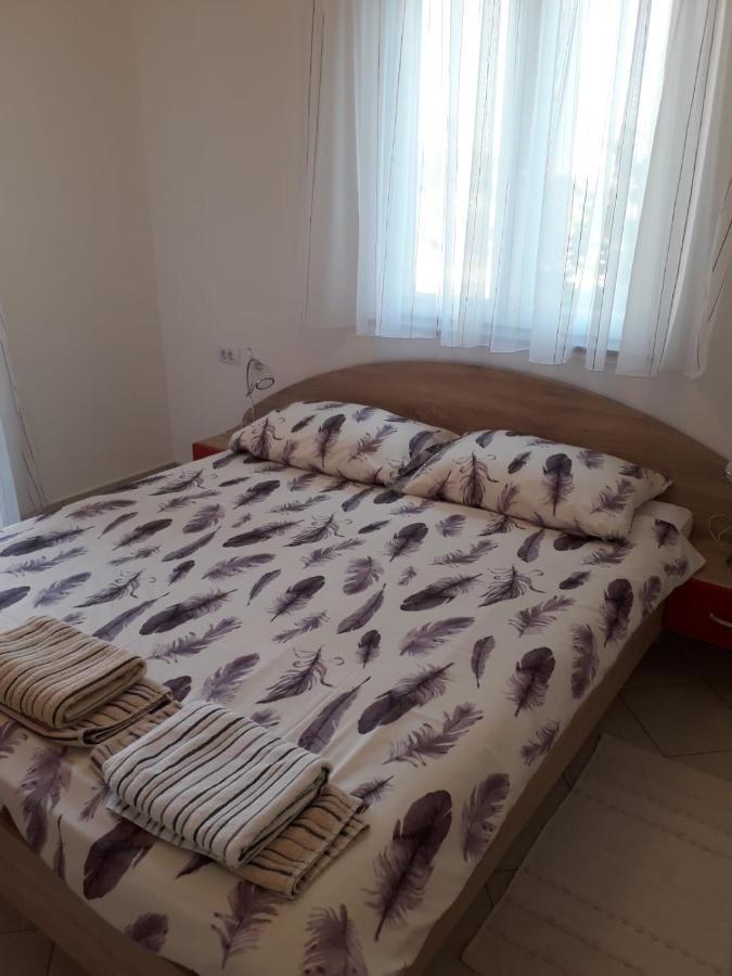Apartments Sandra Palit Kültér fotó