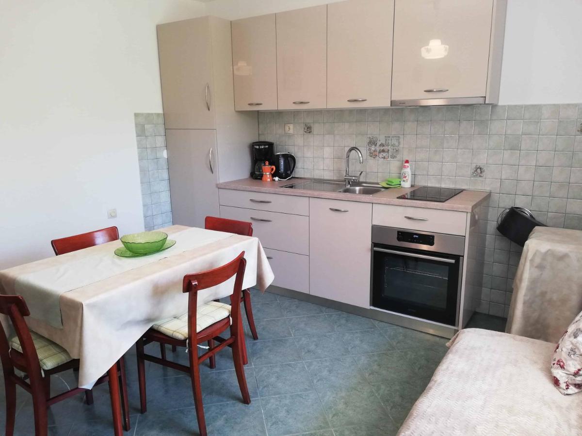 Apartments Sandra Palit Kültér fotó