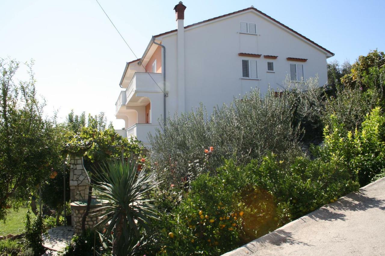 Apartments Sandra Palit Kültér fotó